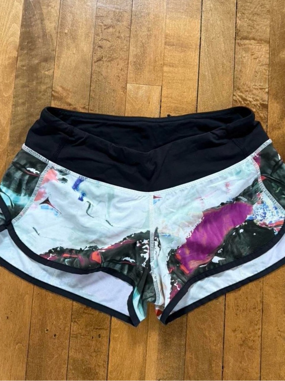 lululemon Black Waistband Multicolor Print Running Shorts